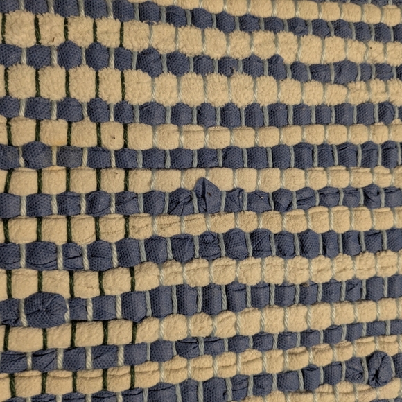 Handmade Rug 33.5" x 20" - Picture 3 of 9